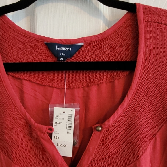 Sleeveless burnt orange blouse - Picture 3 of 4